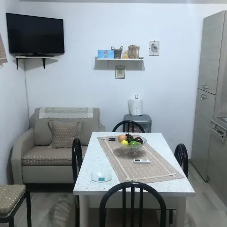 Beach House Casa vacanze Sant Isidoro (Apulia)